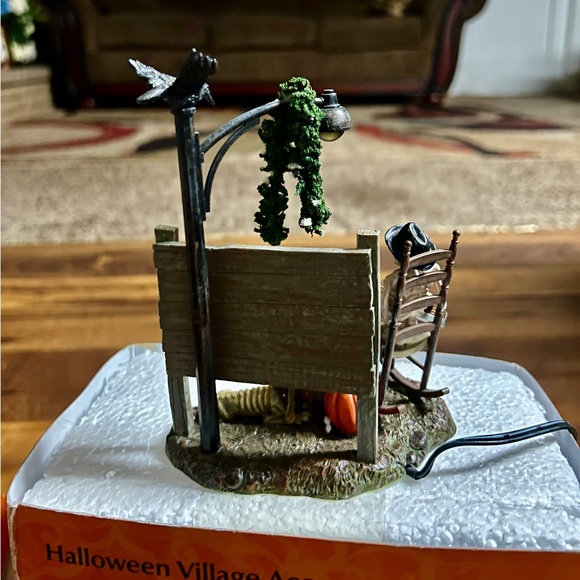 Dept 56 • Halloween • How About Our Lay-Away Plan? • Bone To Rock •Scarecrow Fun - Picture 11 of 16